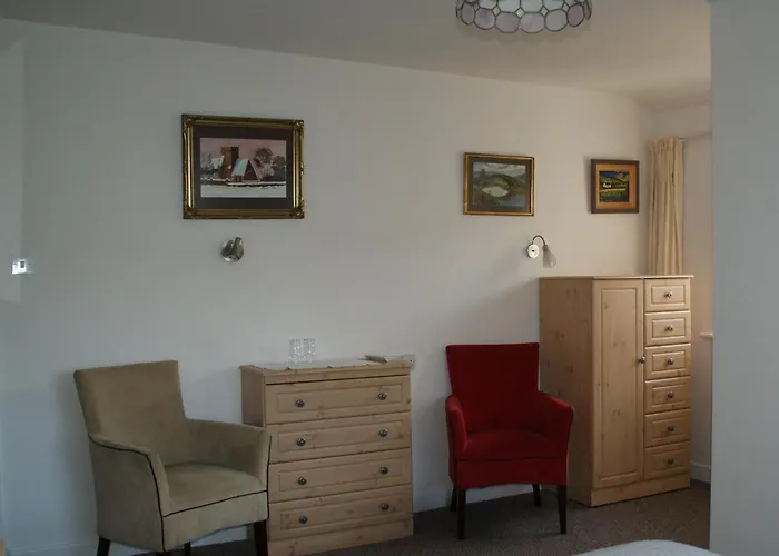 לינה וארוחת בוקר Rockville House 3*