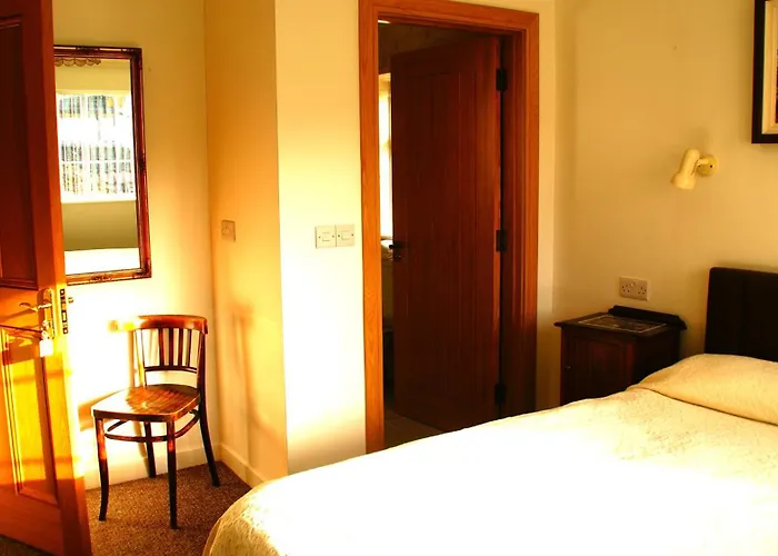 לינה וארוחת בוקר Rockville House 3*